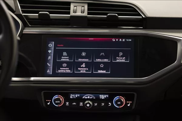Audi Q3 1,5 35 TFSI S-LINE NAVI VÝHŘEV - foto 22