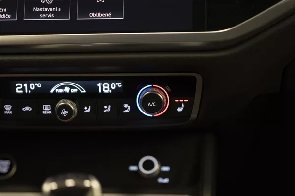 Audi Q3 1,5 35 TFSI S-LINE NAVI VÝHŘEV - foto 25
