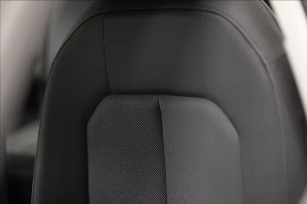 Audi Q3 1,5 35 TFSI S-LINE NAVI VÝHŘEV - foto 30