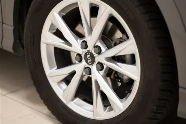 Audi Q3 1,5 35 TFSI S-LINE NAVI VÝHŘEV - foto 35