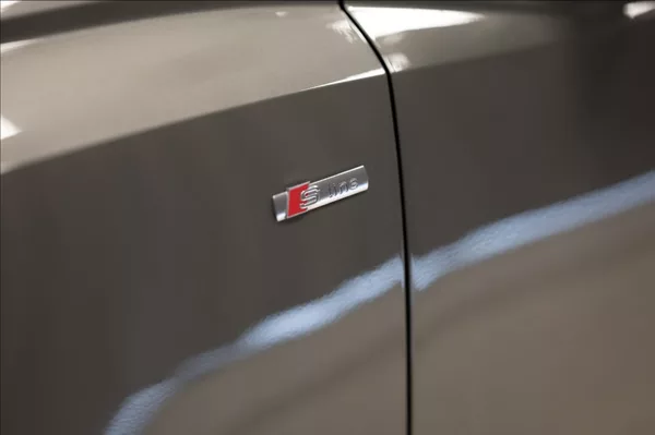 Audi Q3 1,5 35 TFSI S-LINE NAVI VÝHŘEV - foto 37
