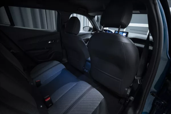 Peugeot 2008 1,2 HYBRID AT KAMERA 360° ČR - foto 10