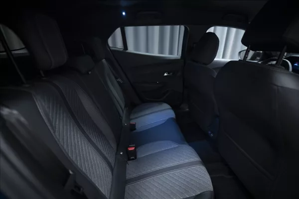 Peugeot 2008 1,2 HYBRID AT KAMERA 360° ČR - foto 11