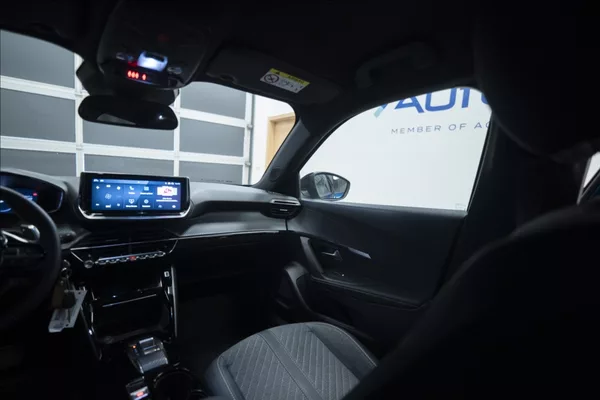 Peugeot 2008 1,2 HYBRID AT KAMERA 360° ČR - foto 15