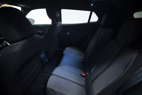 Peugeot 2008 1,2 HYBRID AT KAMERA 360° ČR - foto 16