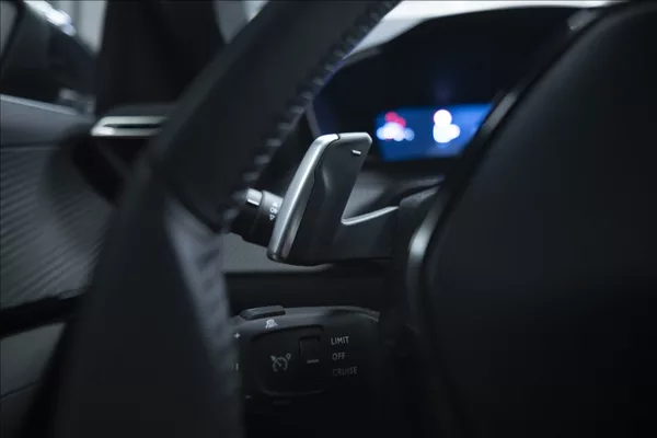 Peugeot 2008 1,2 HYBRID AT KAMERA 360° ČR - foto 25