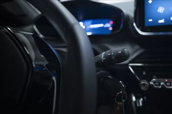 Peugeot 2008 1,2 HYBRID AT KAMERA 360° ČR - foto 28