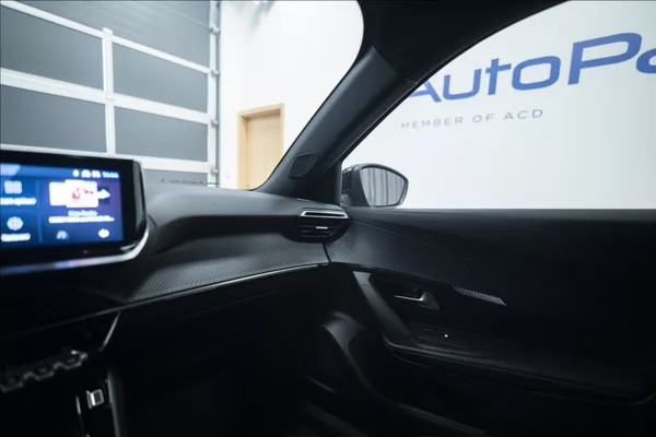 Peugeot 2008 1,2 HYBRID AT KAMERA 360° ČR - foto 30