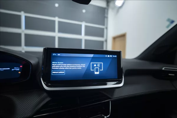 Peugeot 2008 1,2 HYBRID AT KAMERA 360° ČR - foto 36