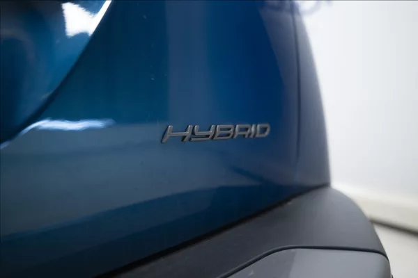 Peugeot 2008 1,2 HYBRID AT KAMERA 360° ČR - foto 42