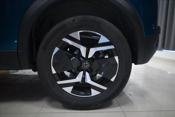Peugeot 2008 1,2 HYBRID AT KAMERA 360° ČR - foto 43