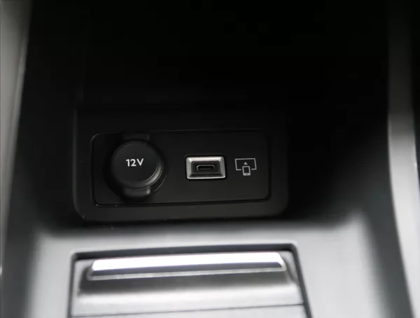Peugeot 308 1,2 SW ALLURE 136e AUT - foto 31