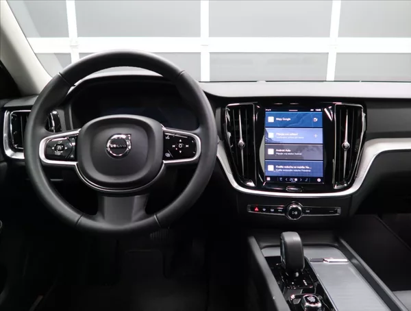 Volvo V60 2,0 B4 AUT PLUS - foto 14