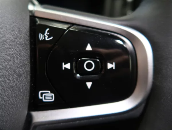 Volvo V60 2,0 B4 AUT PLUS - foto 17