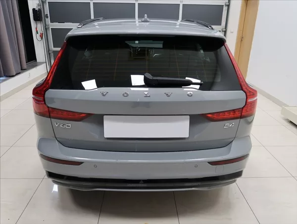 Volvo V60 2,0 B4 AUT PLUS - foto 5