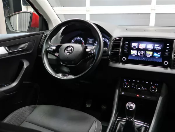 Škoda Karoq 1,5 TSI AMBITION+ ČR 1MAJITEL - foto 10