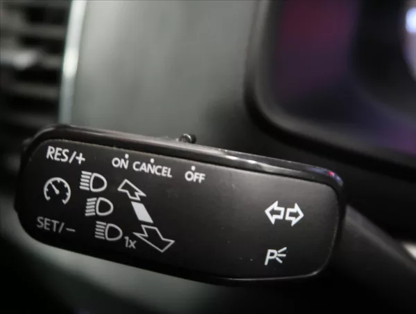 Škoda Karoq 1,5 TSI AMBITION+ ČR 1MAJITEL - foto 17