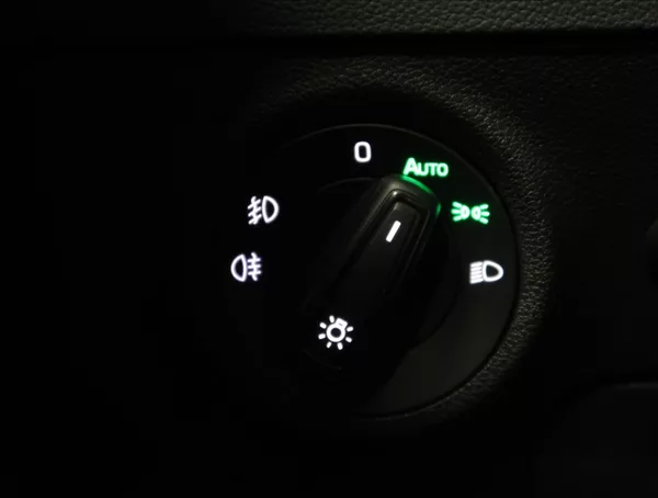 Škoda Karoq 1,5 TSI AMBITION+ ČR 1MAJITEL - foto 20