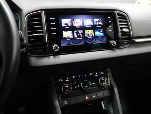 Škoda Karoq 1,5 TSI AMBITION+ ČR 1MAJITEL - foto 21