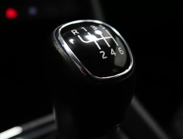 Škoda Karoq 1,5 TSI AMBITION+ ČR 1MAJITEL - foto 28