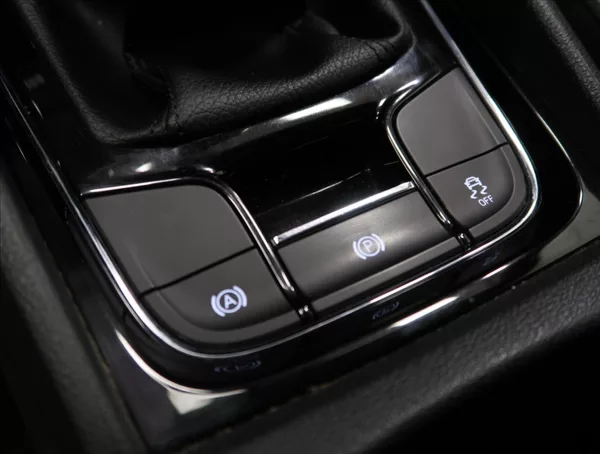 Škoda Karoq 1,5 TSI AMBITION+ ČR 1MAJITEL - foto 29