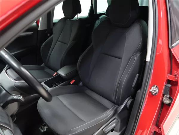 Škoda Karoq 1,5 TSI AMBITION+ ČR 1MAJITEL - foto 30