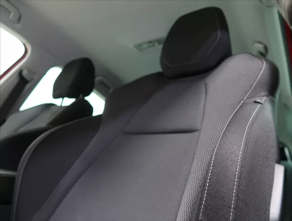 Škoda Karoq 1,5 TSI AMBITION+ ČR 1MAJITEL - foto 31