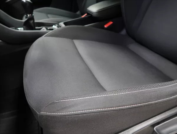 Škoda Karoq 1,5 TSI AMBITION+ ČR 1MAJITEL - foto 33