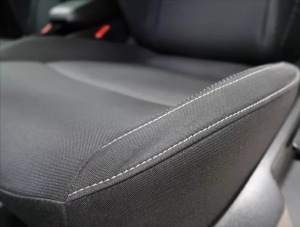 Škoda Karoq 1,5 TSI AMBITION+ ČR 1MAJITEL - foto 34