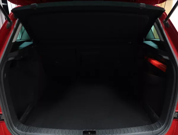 Škoda Karoq 1,5 TSI AMBITION+ ČR 1MAJITEL - foto 37