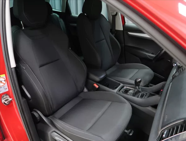 Škoda Karoq 1,5 TSI AMBITION+ ČR 1MAJITEL - foto 40