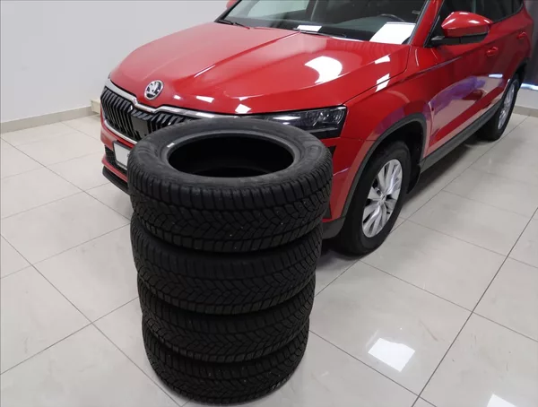 Škoda Karoq 1,5 TSI AMBITION+ ČR 1MAJITEL - foto 41