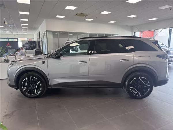 Peugeot 5008 1,6 GT Plug-in HYBRID 225 e-DC - foto 2