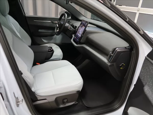 Volvo EX30 Ultra Single Motor RWD - foto 11