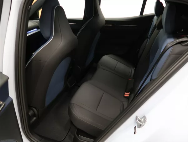 Volvo EX30 Single RWD PLUS - foto 8