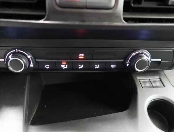 Peugeot Partner 1,5 HDI ČR 1 MAJITEL - foto 23