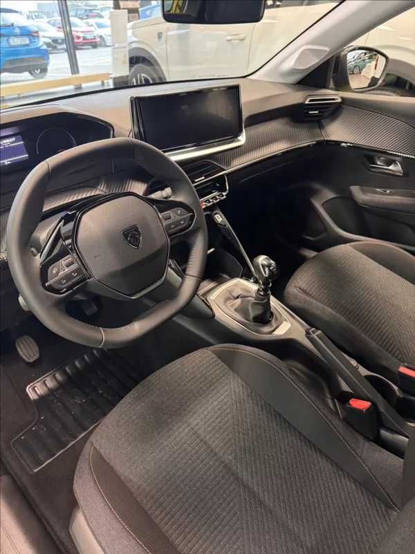 Peugeot 208 1,2 STYLE Turbo 100 MAN6 - foto 5