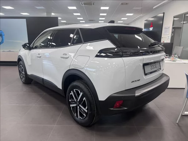 Peugeot 2008 1,2 STYLE Turbo 100 MAN6 - foto 3