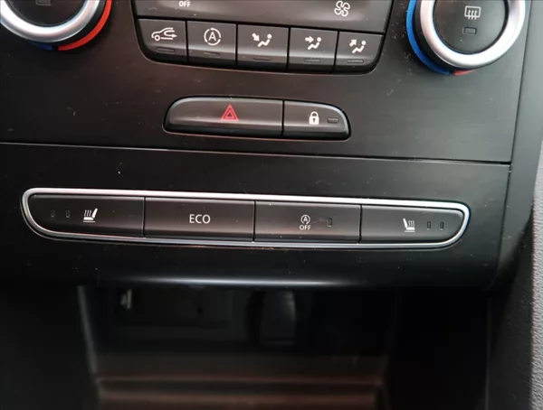 Renault Mégane 1,5 DCi ČR 1 MAJITEL - foto 18