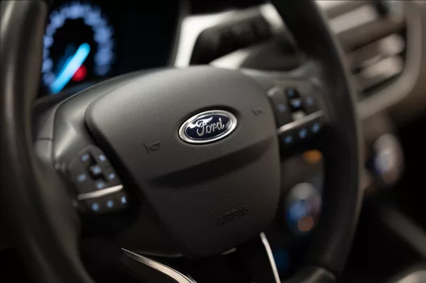 Ford Focus 1,5 TDCi NAVI VÝHŘEV VOLANTU - foto 8