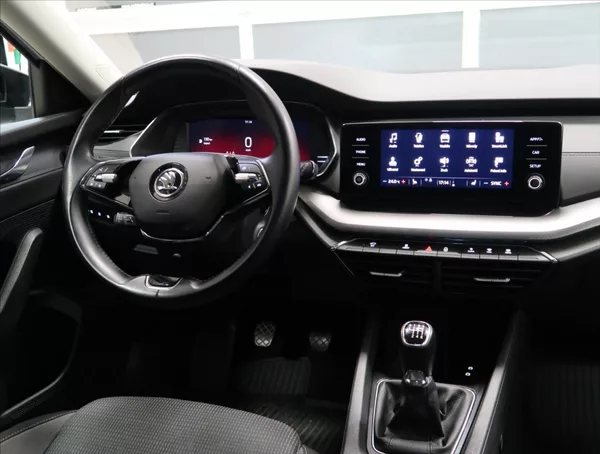 Škoda Octavia 2,0 TDI ČR 1 MAJITEL - foto 11