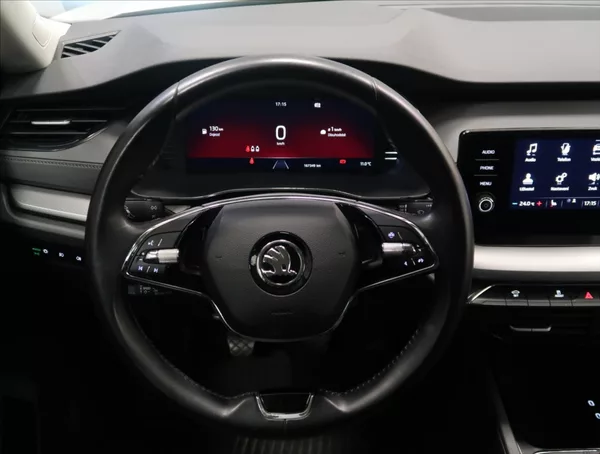 Škoda Octavia 2,0 TDI ČR 1 MAJITEL - foto 13