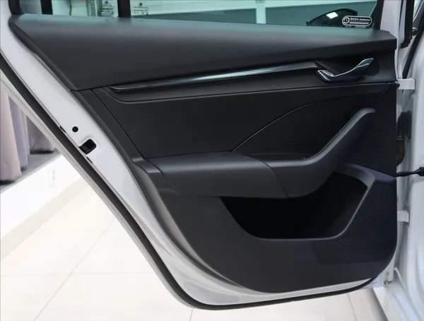 Škoda Octavia 2,0 TDI ČR 1 MAJITEL - foto 38