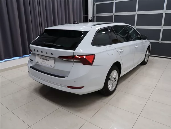 Škoda Octavia 2,0 TDI ČR 1 MAJITEL - foto 5