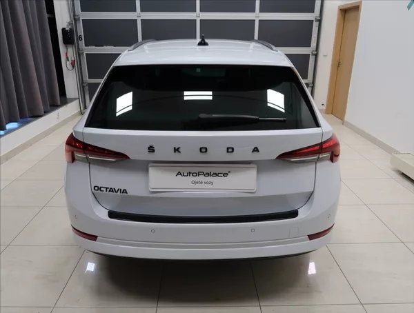 Škoda Octavia 2,0 TDI ČR 1 MAJITEL - foto 6