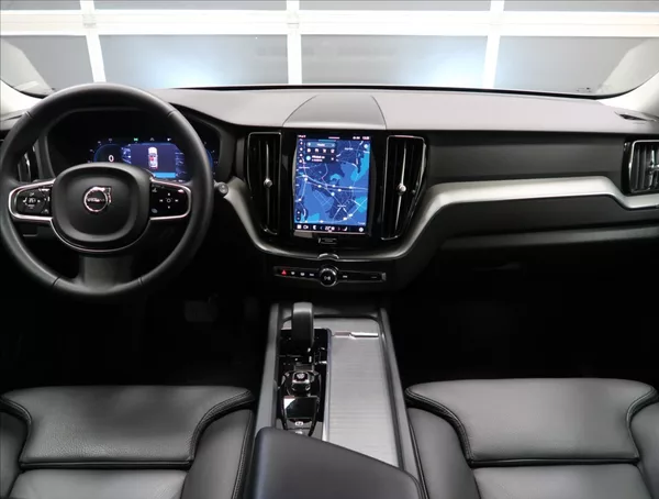 Volvo XC60 2,0 B4 AWD PLUS DARK - foto 10