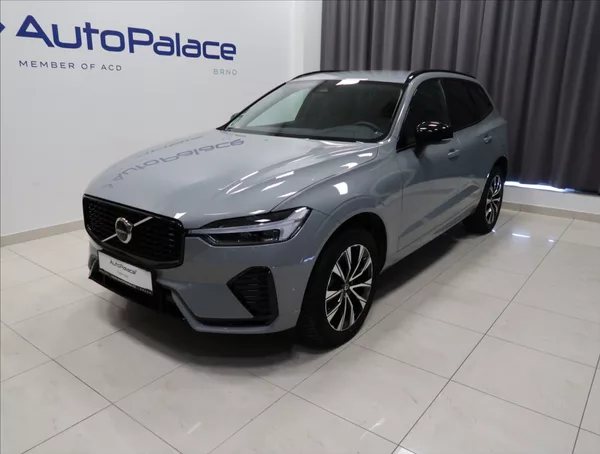 Volvo XC60 2,0 B4 AWD PLUS DARK - foto 2