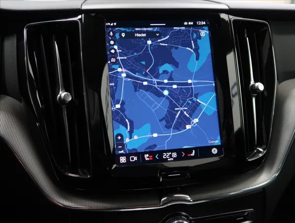 Volvo XC60 2,0 B4 AWD PLUS DARK - foto 23