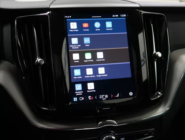 Volvo XC60 2,0 B4 AWD PLUS DARK - foto 26