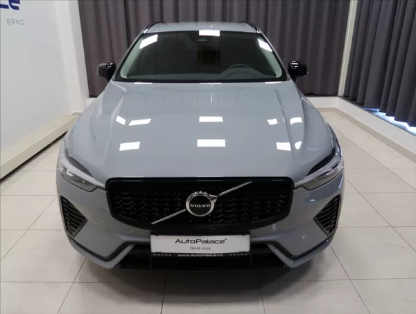 Volvo XC60 2,0 B4 AWD PLUS DARK - foto 3